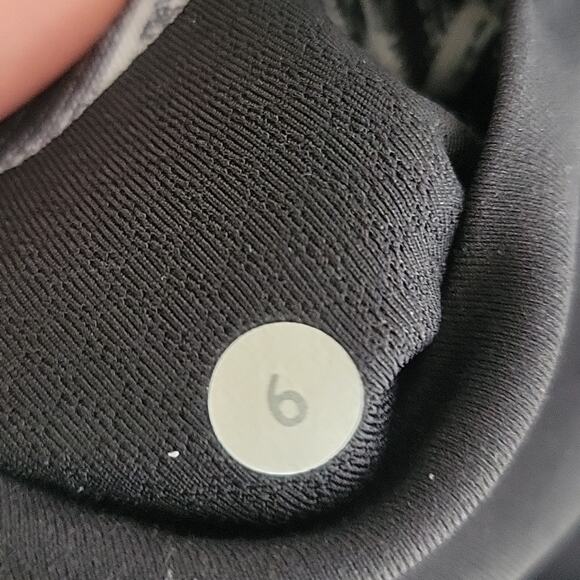 Lululemon Hot to Street Crop Heat Wave Black White 6 - Picture 7 of 7